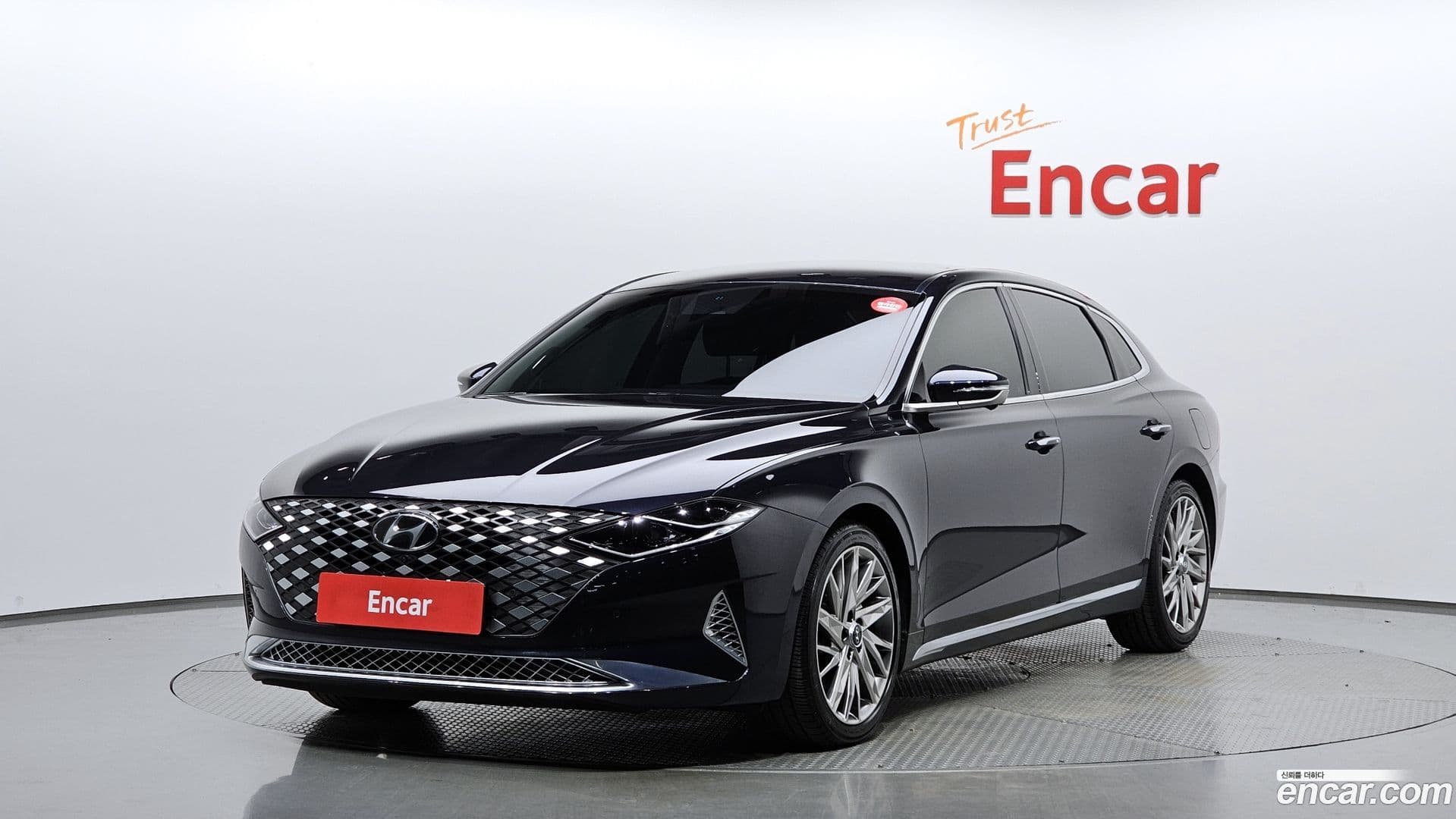 Main__Slider__Photo:Grandeur Hyundai 2020.1-0