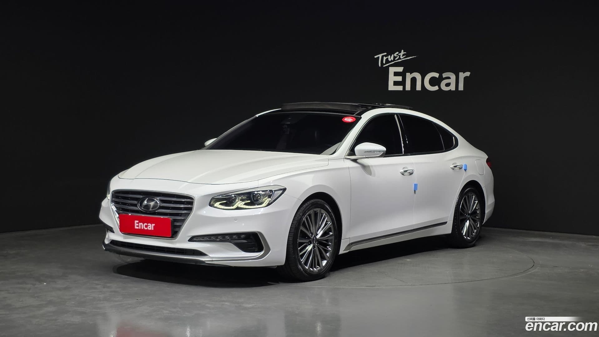 Main__Slider__Photo:Grandeur Hyundai 2018.0-0