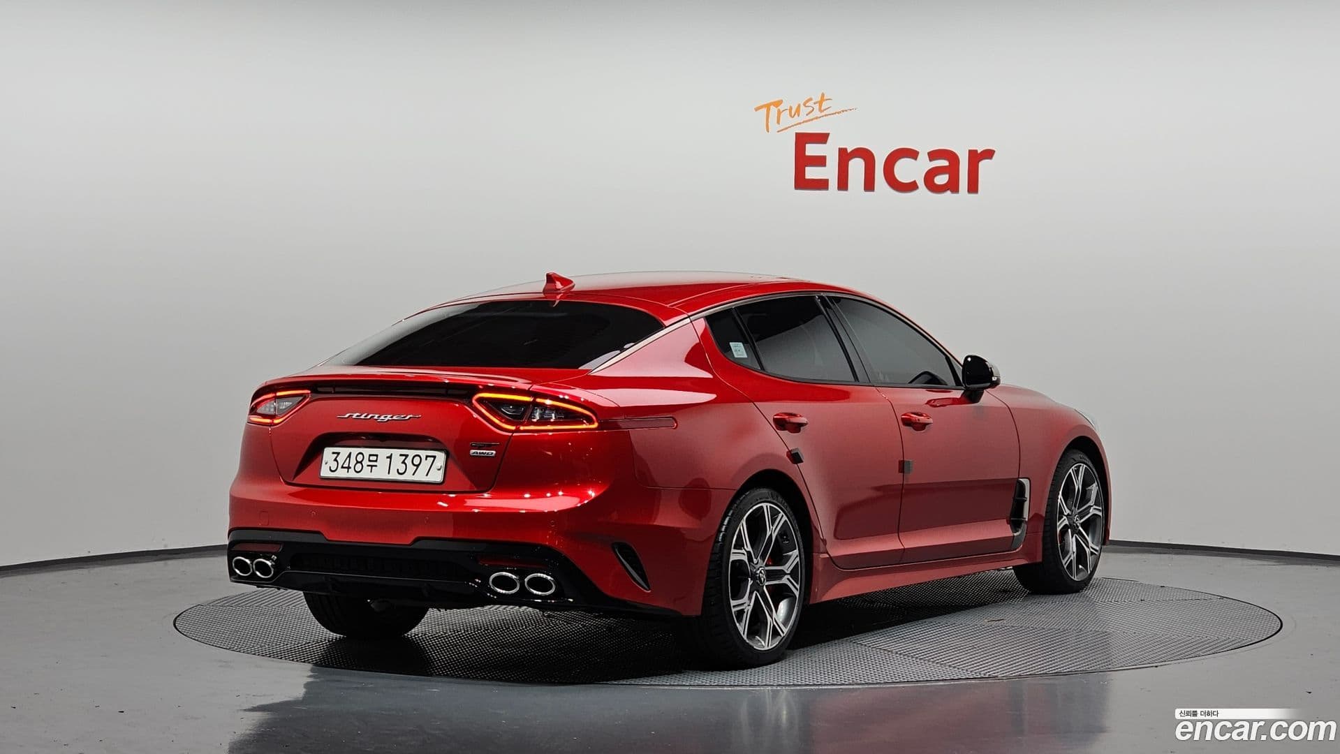 Main__Slider__Photo:Stinger Kia 2019.4-0