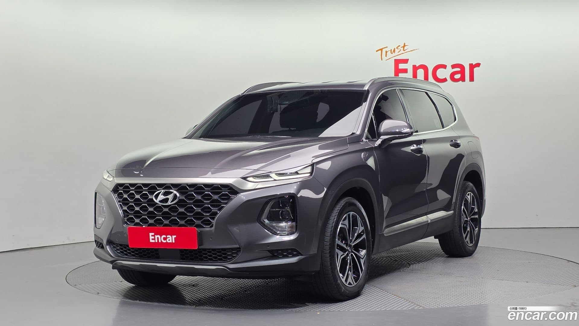 Main__Slider__Photo:Santafe Hyundai 2018.2-0