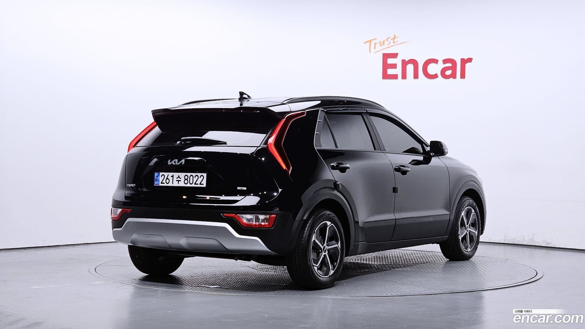 Main__Slider__Photo:Niro Kia 2024.6-0
