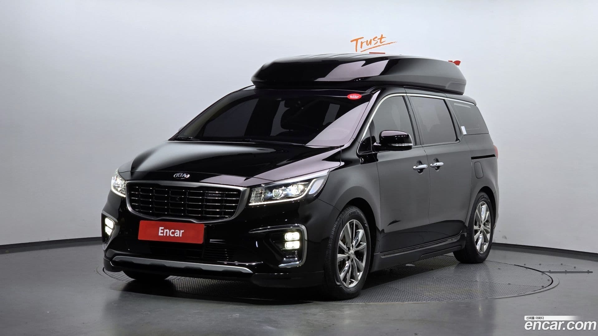 Main__Slider__Photo:Canival Kia 2018.9-0