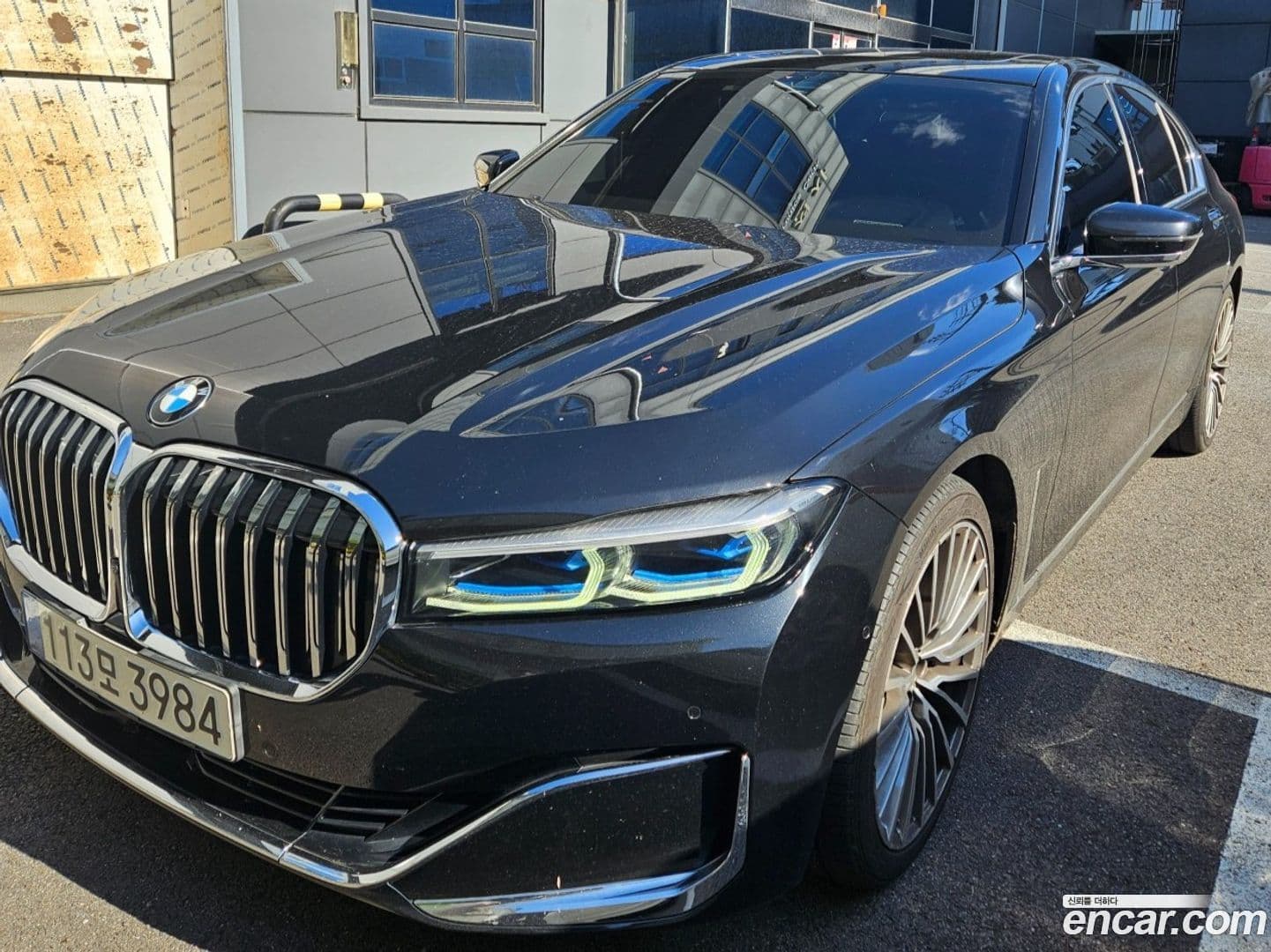 Main__Slider__Photo:7-Series BMW 2022.0-0