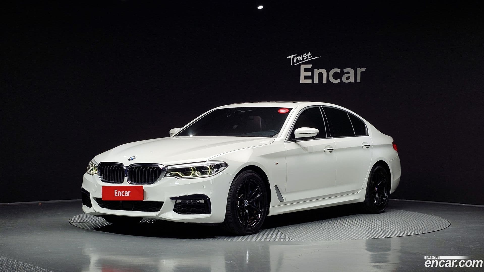 Main__Slider__Photo:5-Series BMW 2018.3-0