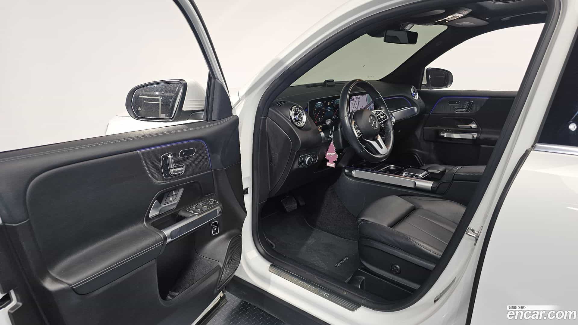 GLB-Class Mercedes-Benz 2020.9-INNER-010