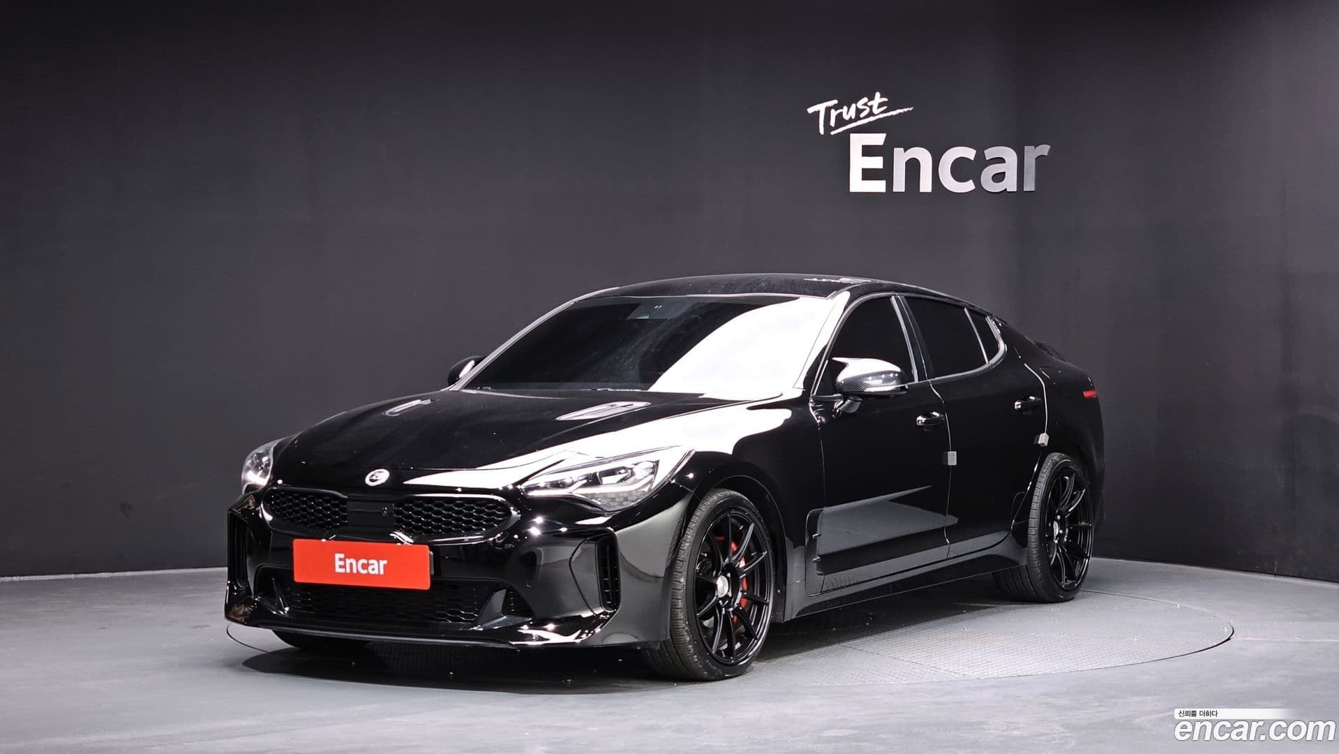 Main__Slider__Photo:Stinger Kia 2017.7-0