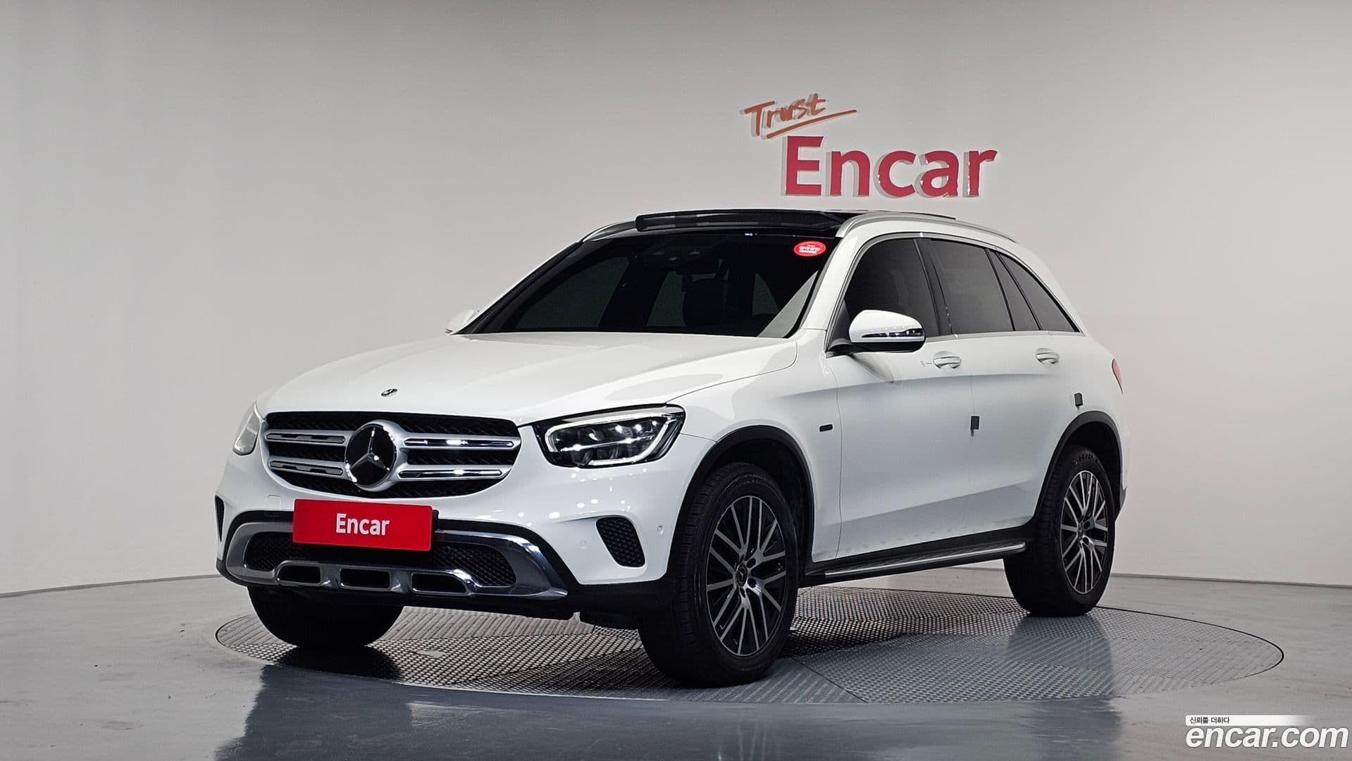Main__Slider__Photo:GLC-Class Mercedes-Benz 2021.8-0
