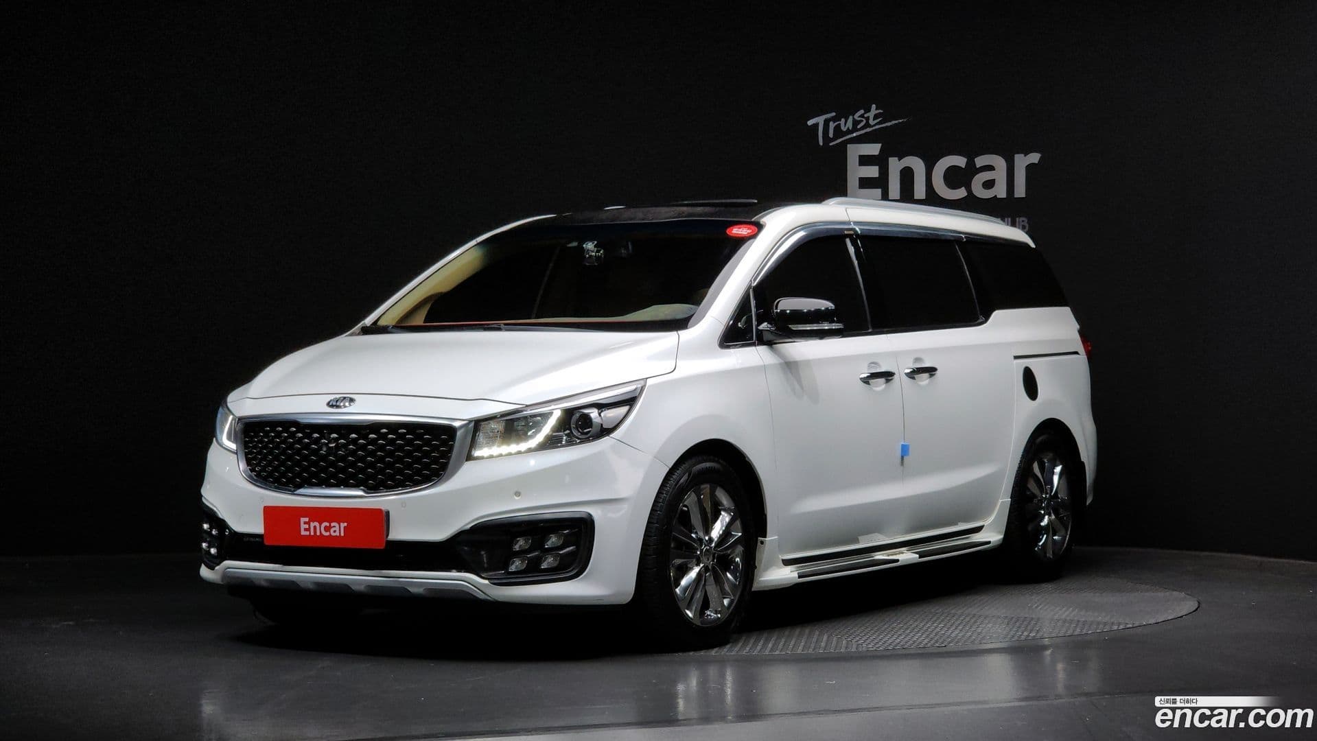 Main__Slider__Photo:Canival Kia 2017.1-0