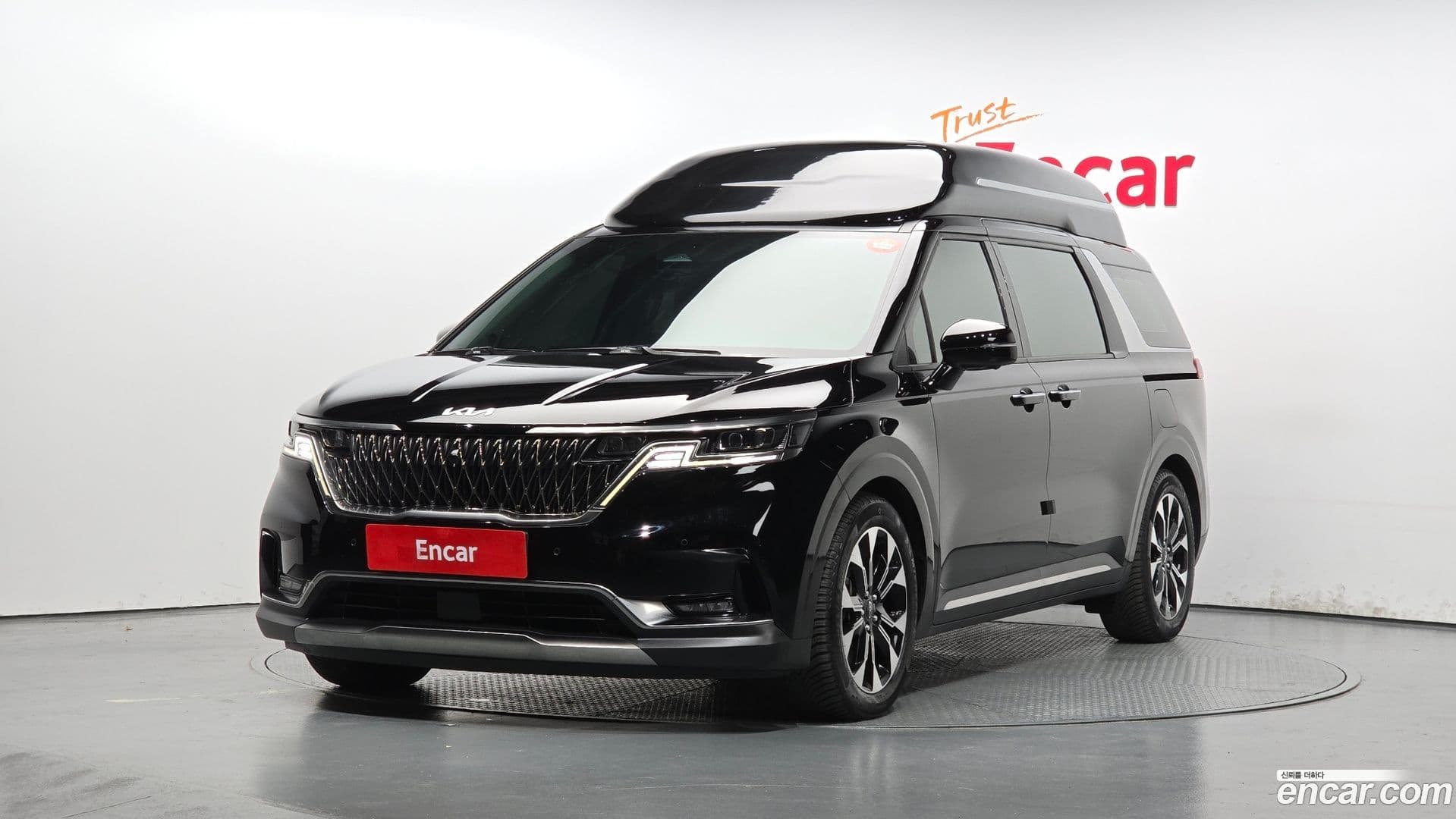 Main__Slider__Photo:Canival Kia 2022.1-0