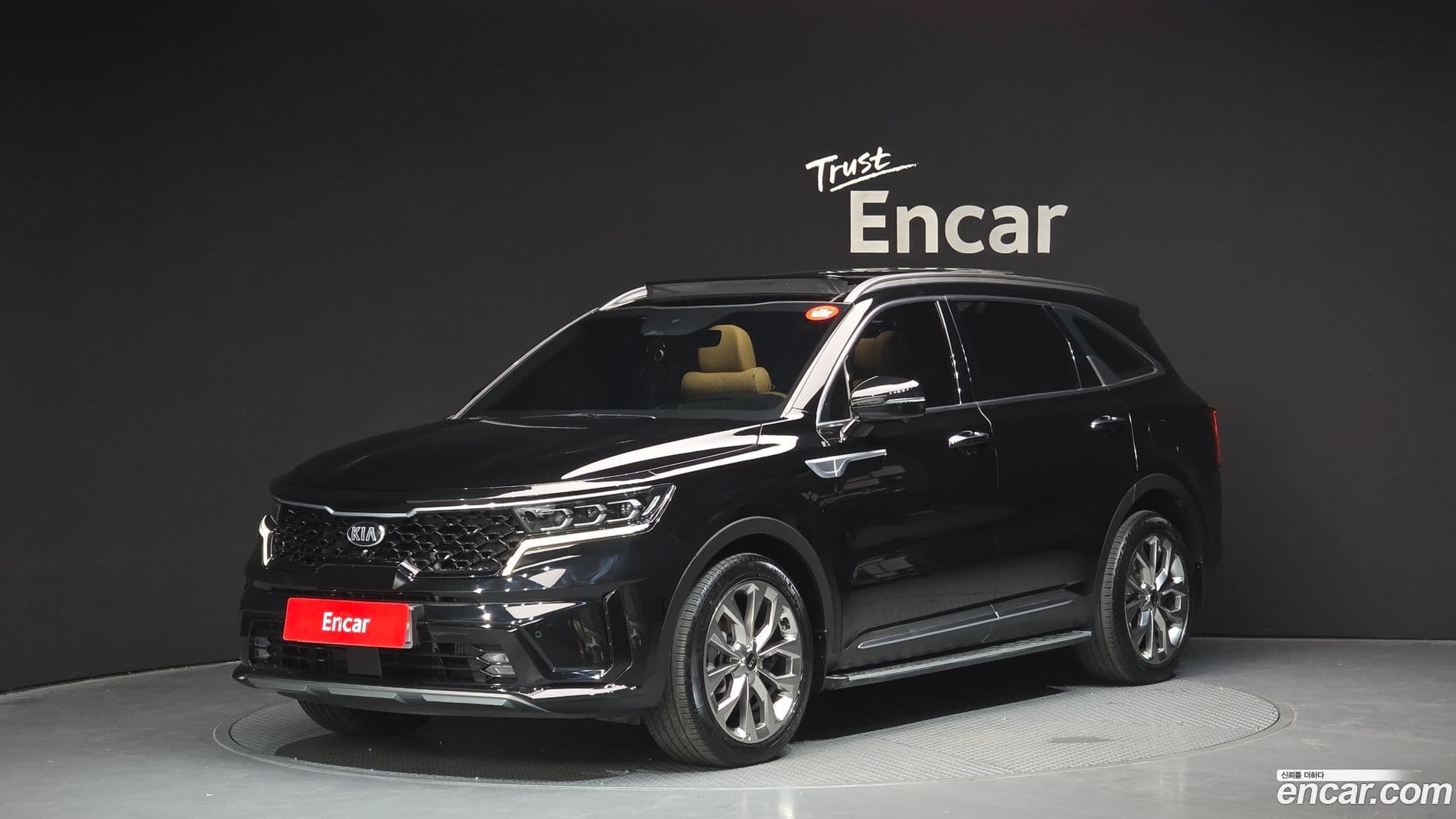 Main__Slider__Photo:Sorento Kia 2020.3-0