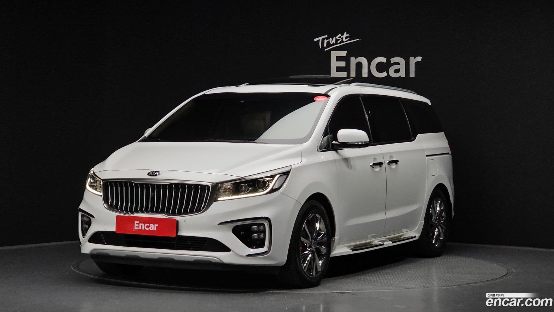 Main__Slider__Photo:Canival Kia 2019.10-0