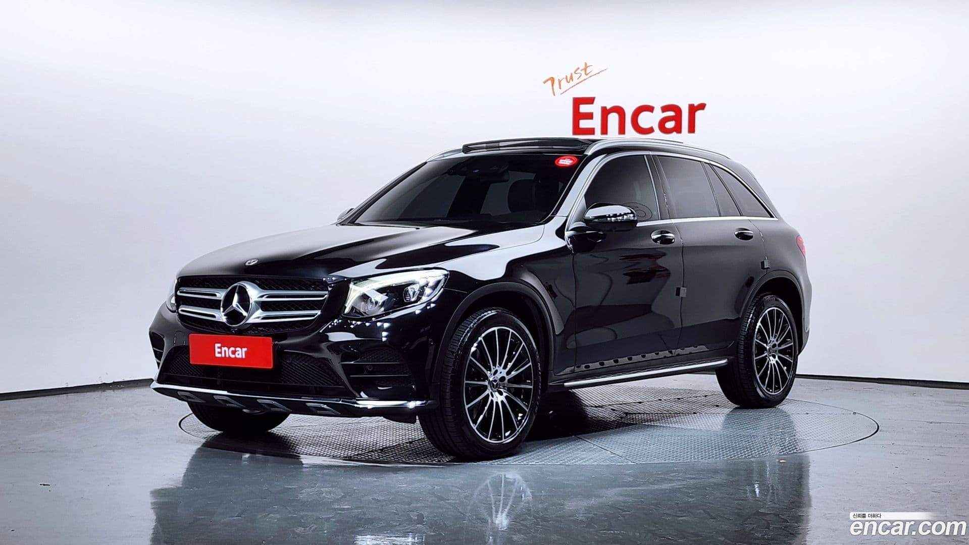Main__Slider__Photo:GLC-Class Mercedes-Benz 2019.11-0