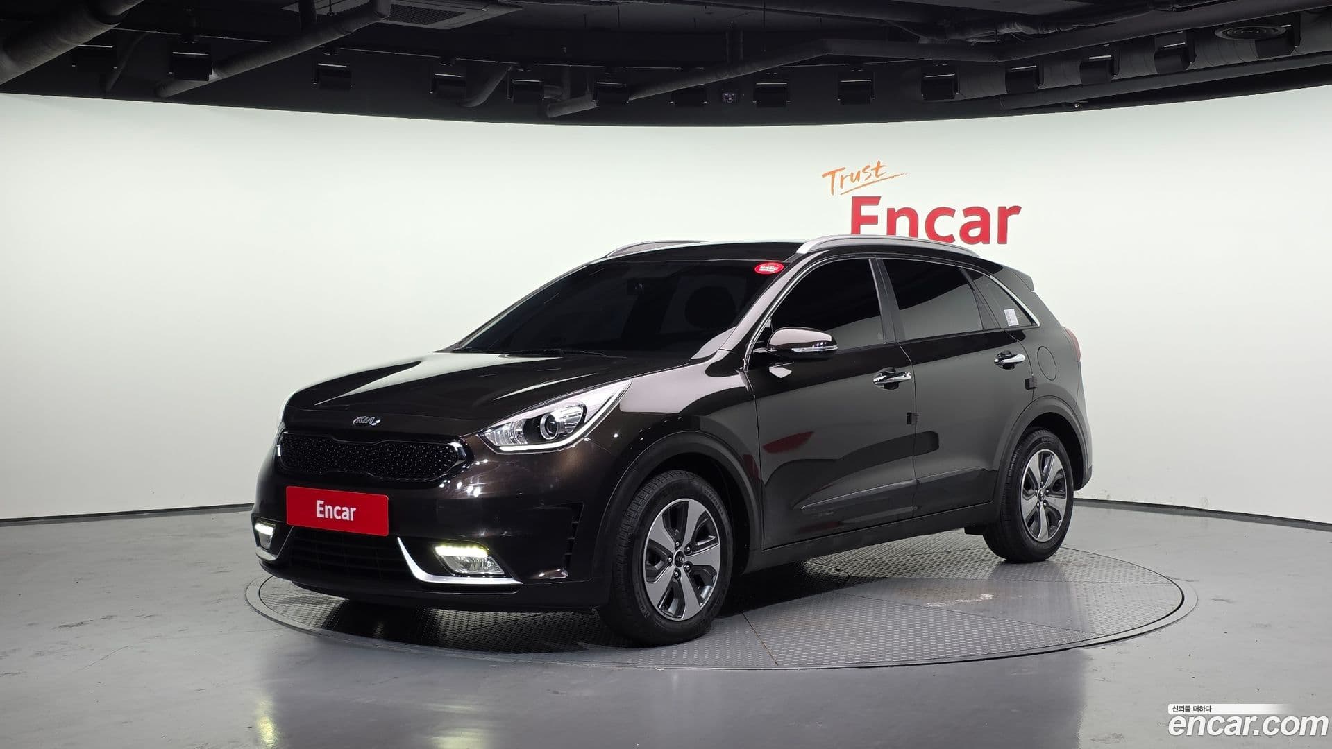 Main__Slider__Photo:Niro Kia 2016.6-0