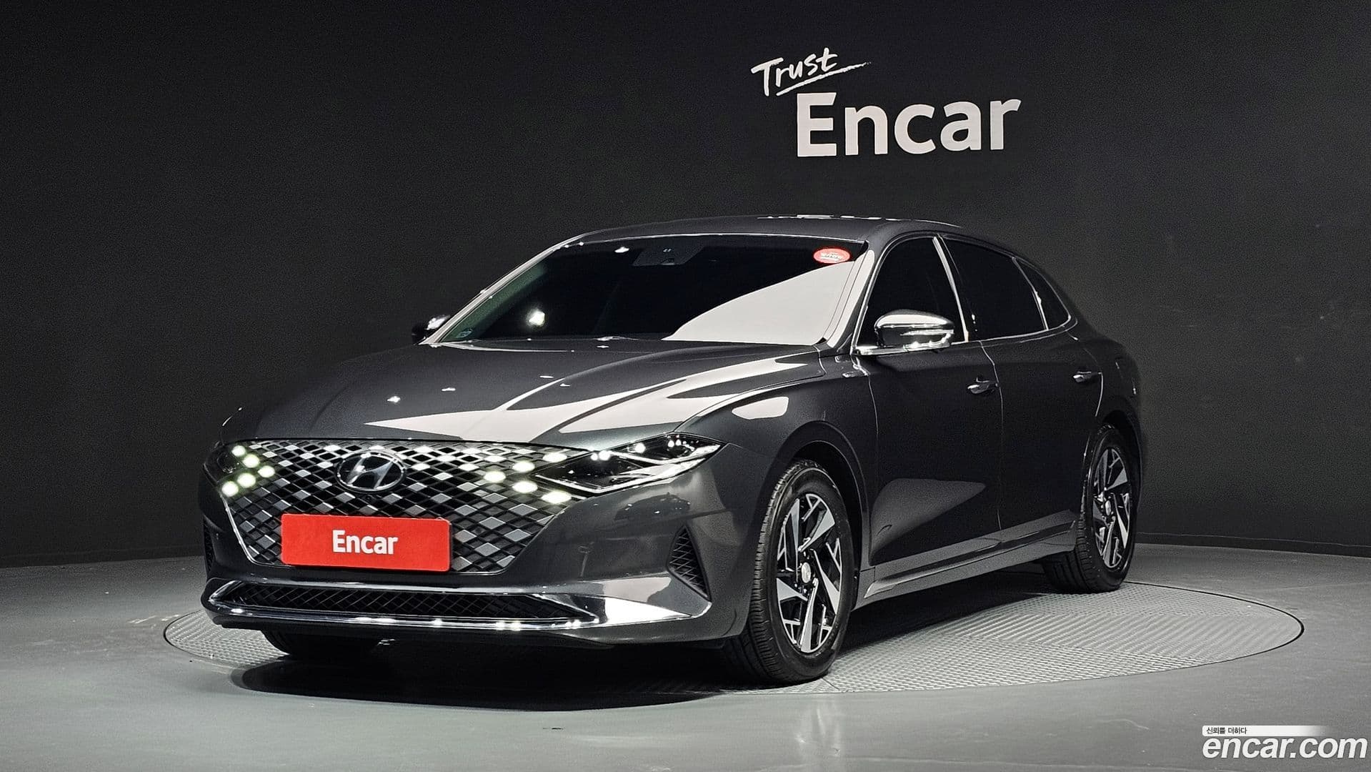 Main__Slider__Photo:Grandeur Hyundai 2021.10-0