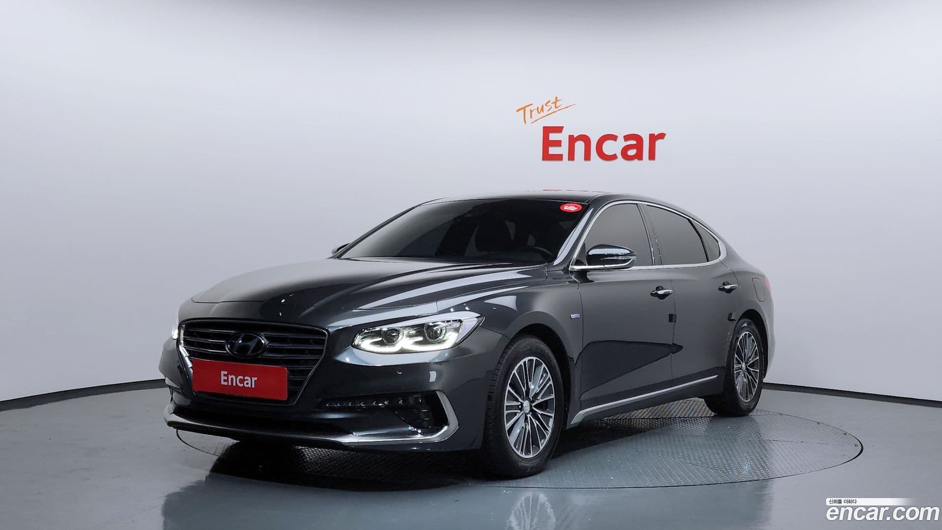 Main__Slider__Photo:Grandeur Hyundai 2019.10-0