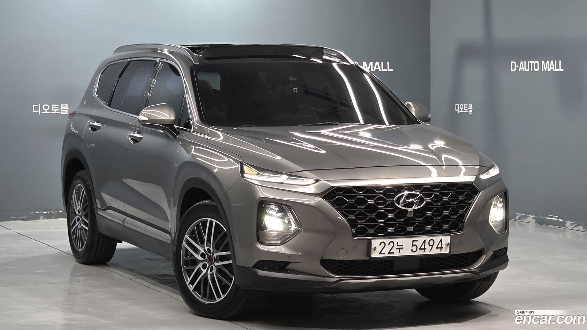 Main__Slider__Photo:Santafe Hyundai 2018.5-0