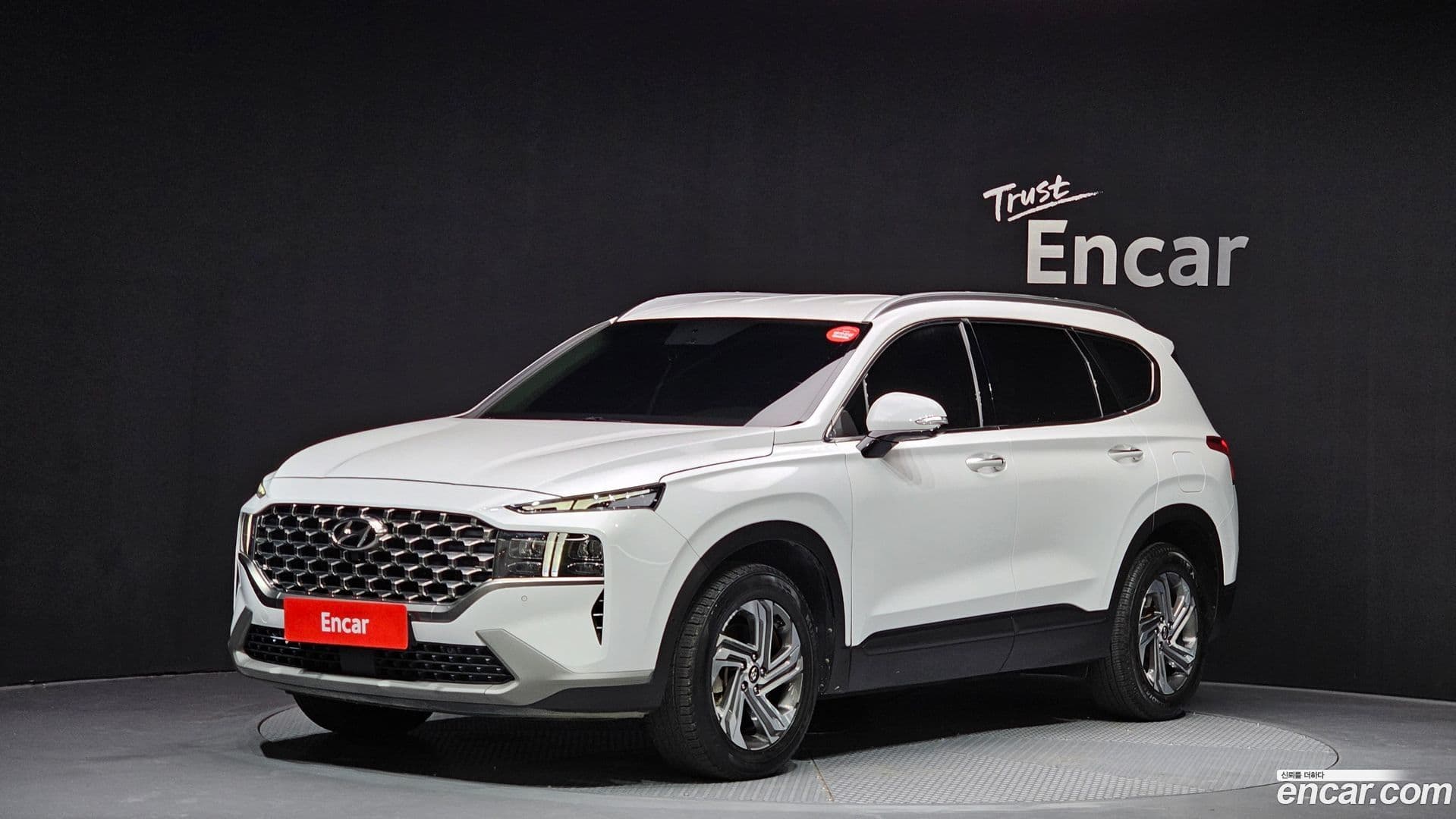 Main__Slider__Photo:Santafe Hyundai 2022.9-0