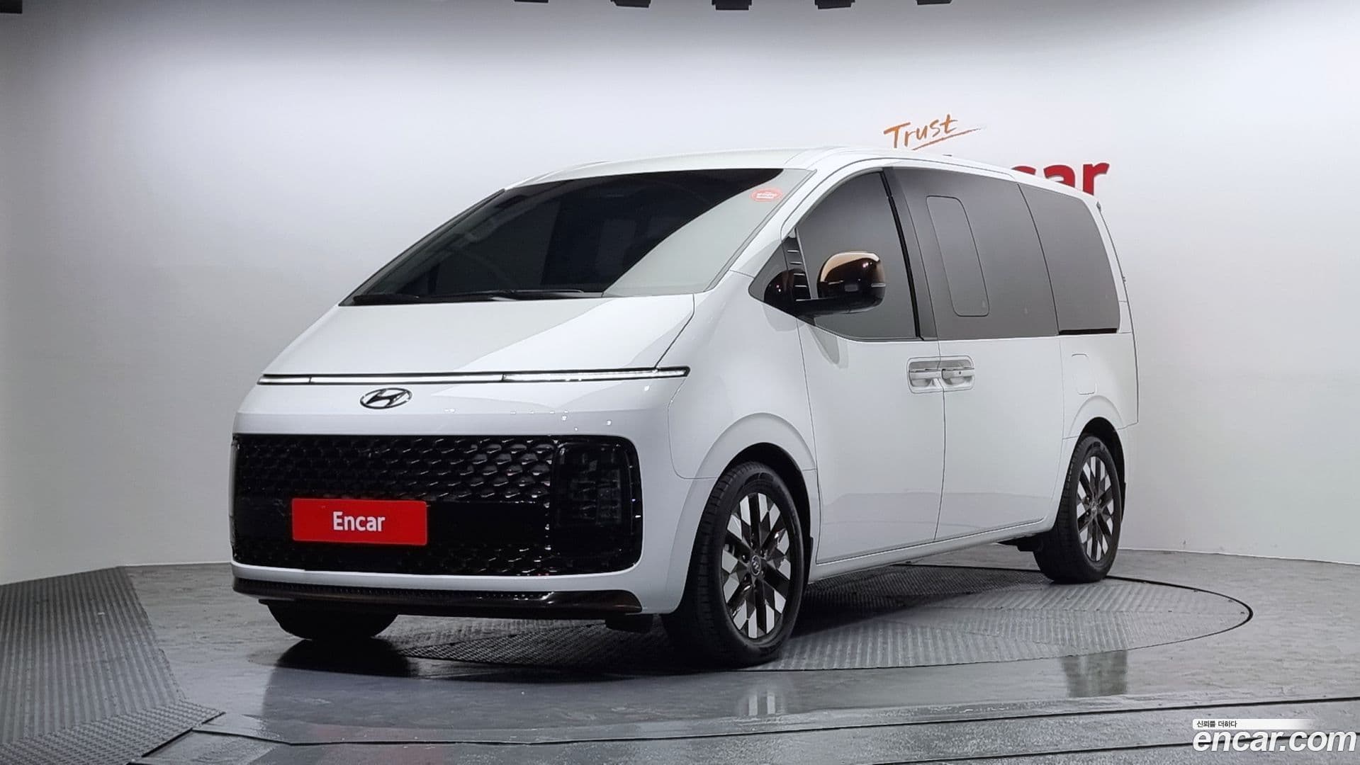 Main__Slider__Photo:Staria Hyundai 2023.7-0