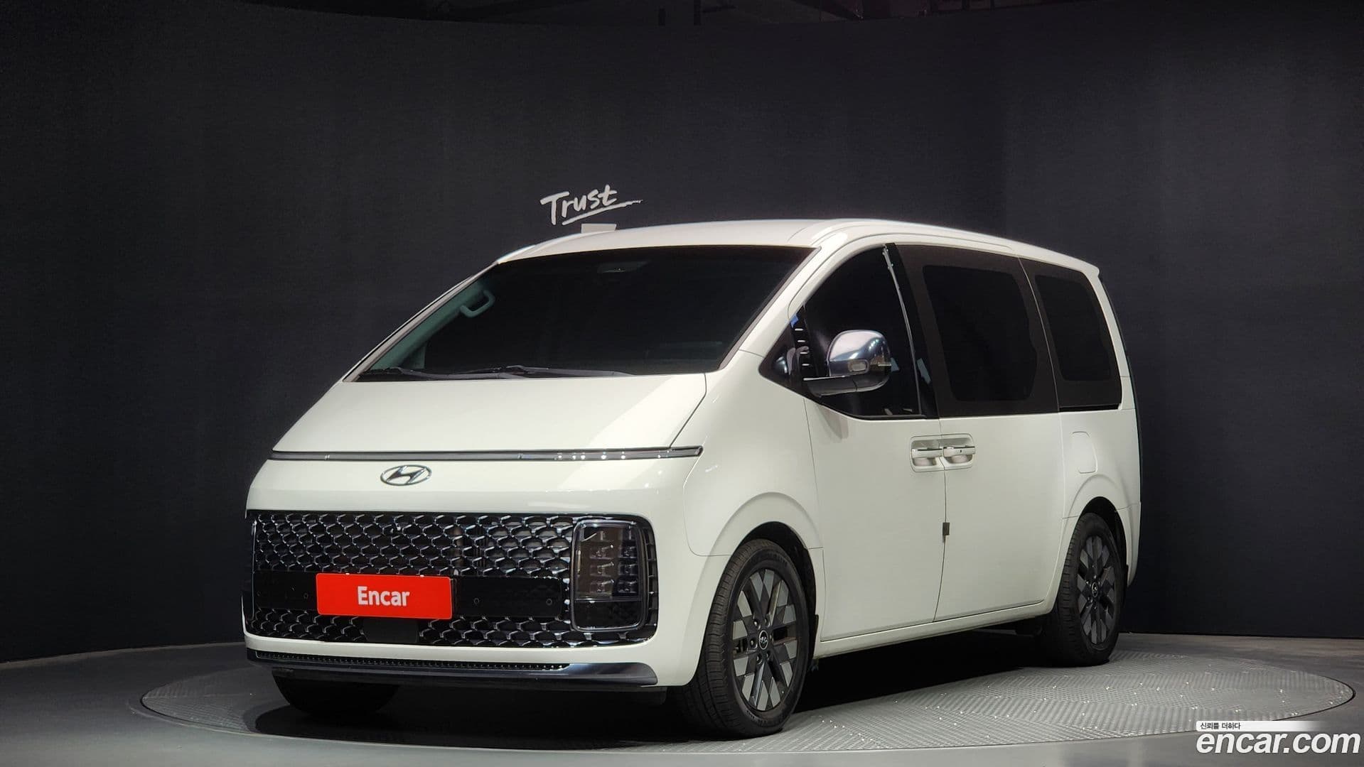 Main__Slider__Photo:Staria Hyundai 2021.10-0