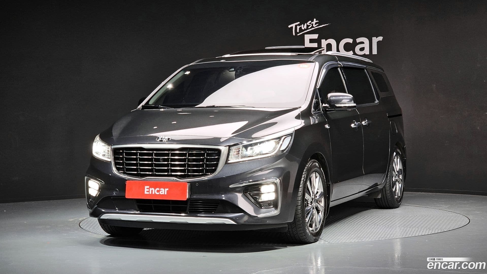 Main__Slider__Photo:Canival Kia 2018.3-0