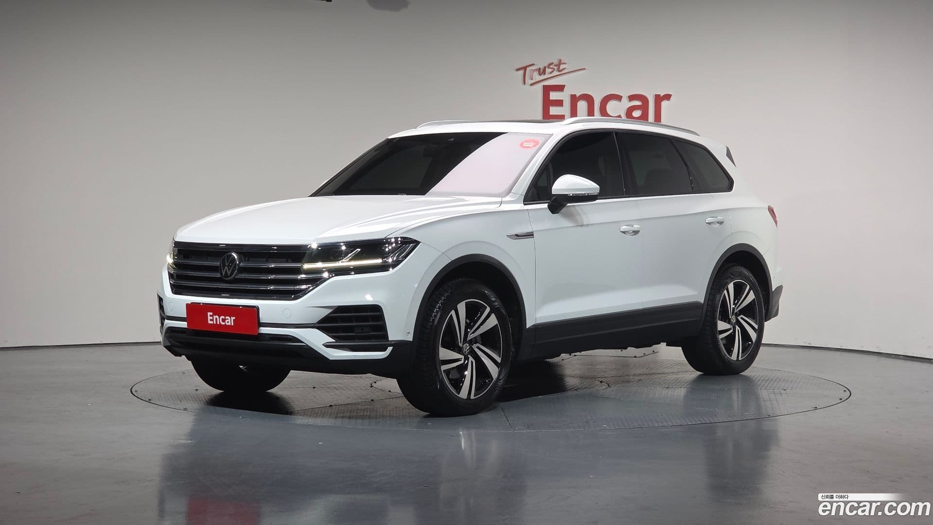 Main__Slider__Photo:Touareg Volkswagen 2020.11-0