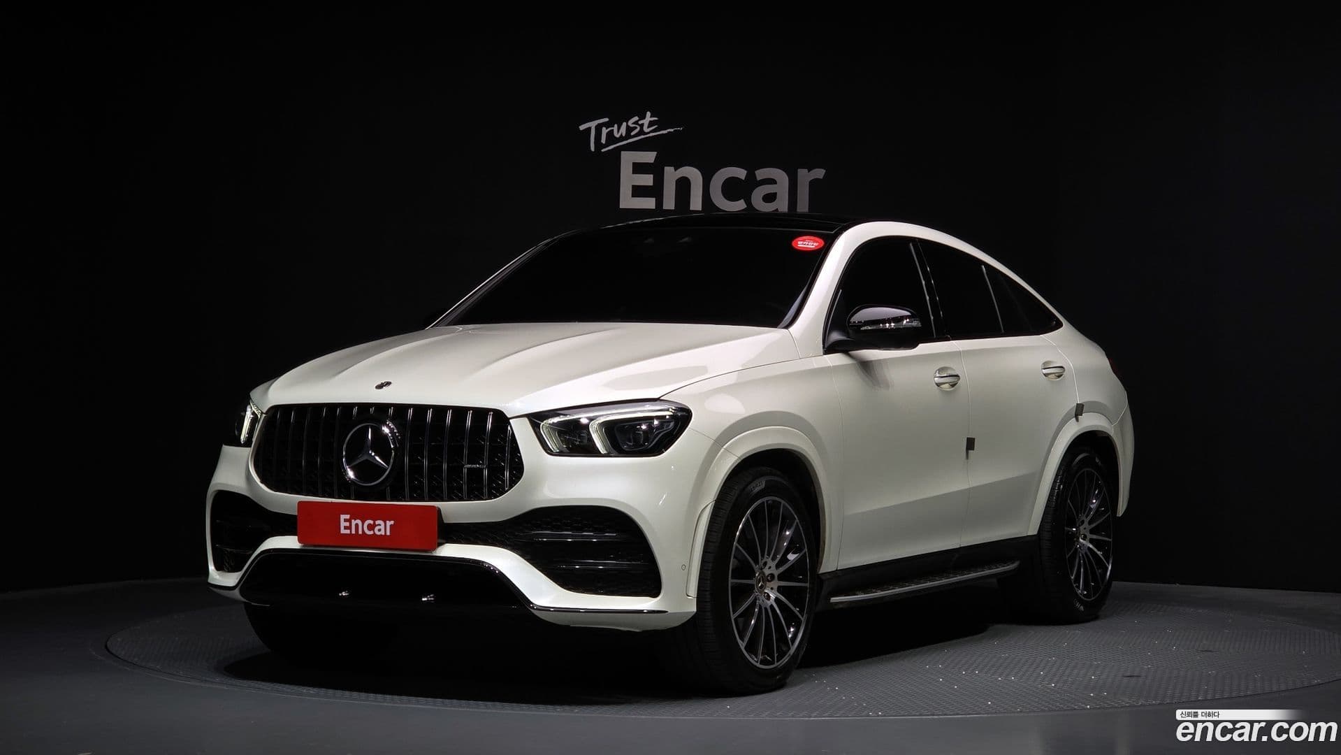 Main__Slider__Photo:GLE-Class Mercedes-Benz 2022.9-0