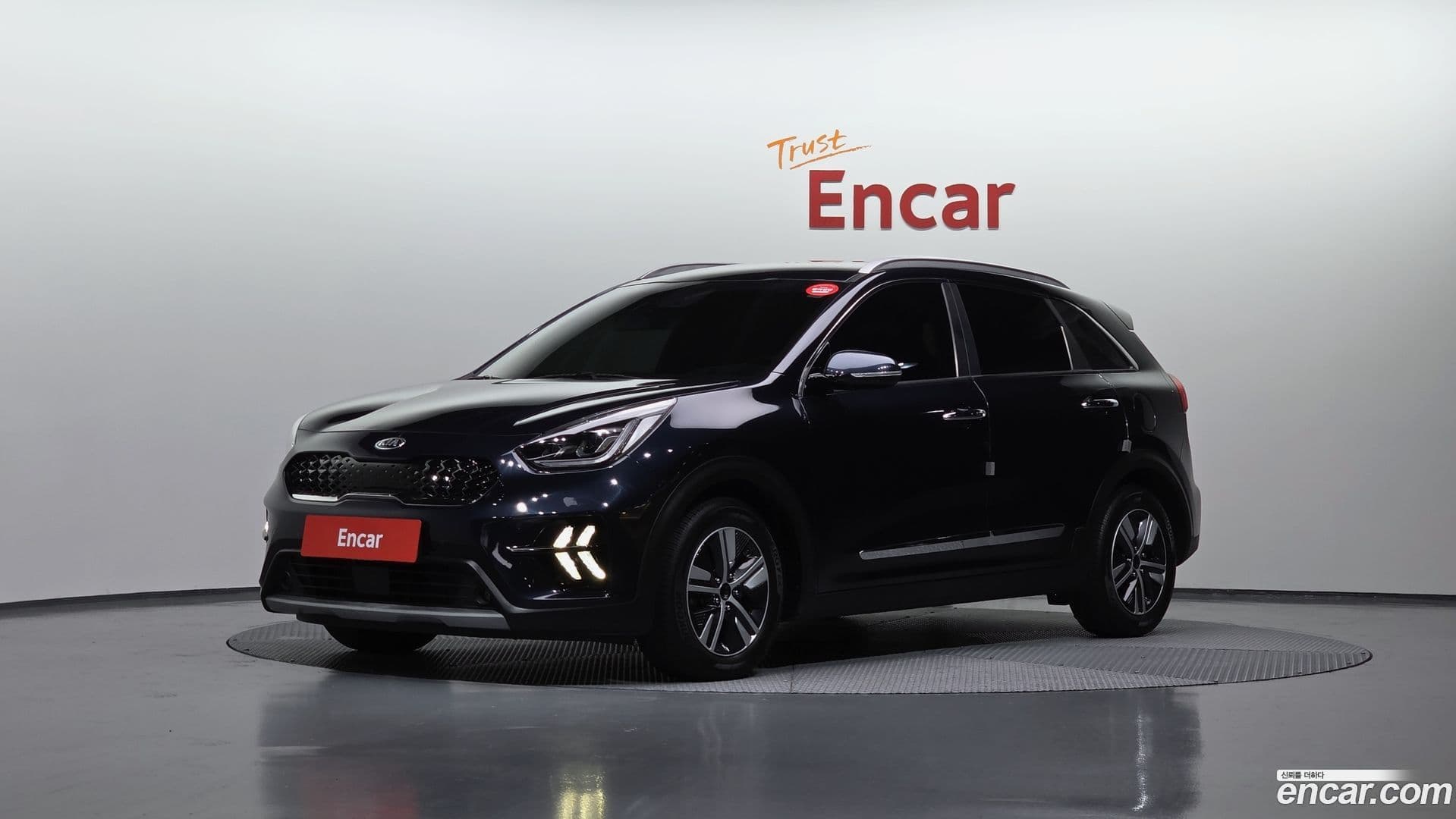 Main__Slider__Photo:Niro Kia 2020.10-0