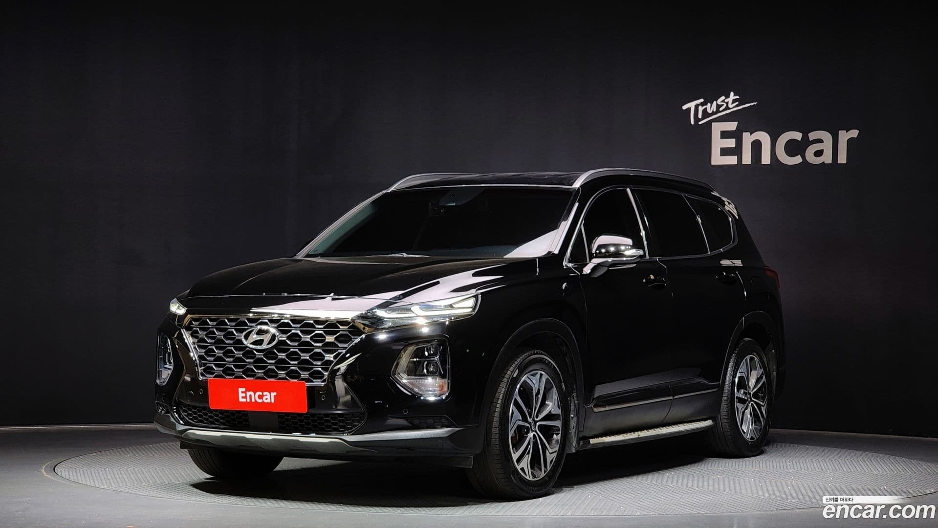 Main__Slider__Photo:Santafe Hyundai 2019.0-0