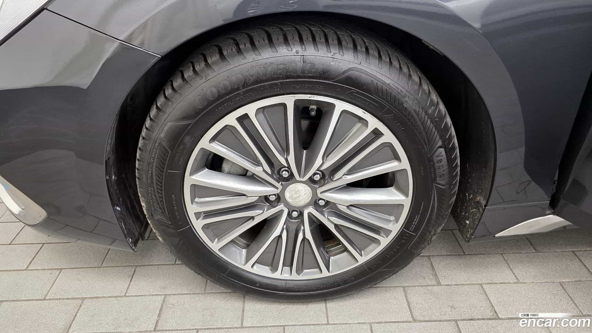 Grandeur Hyundai 2018.9-OUTER-005