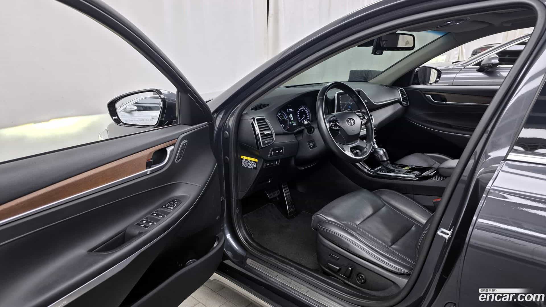 Grandeur Hyundai 2018.9-INNER-010