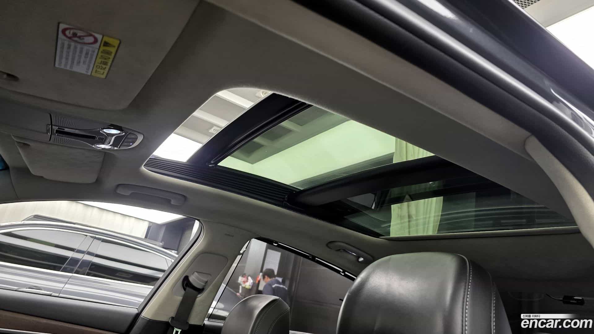 Grandeur Hyundai 2018.9-OPTION-022