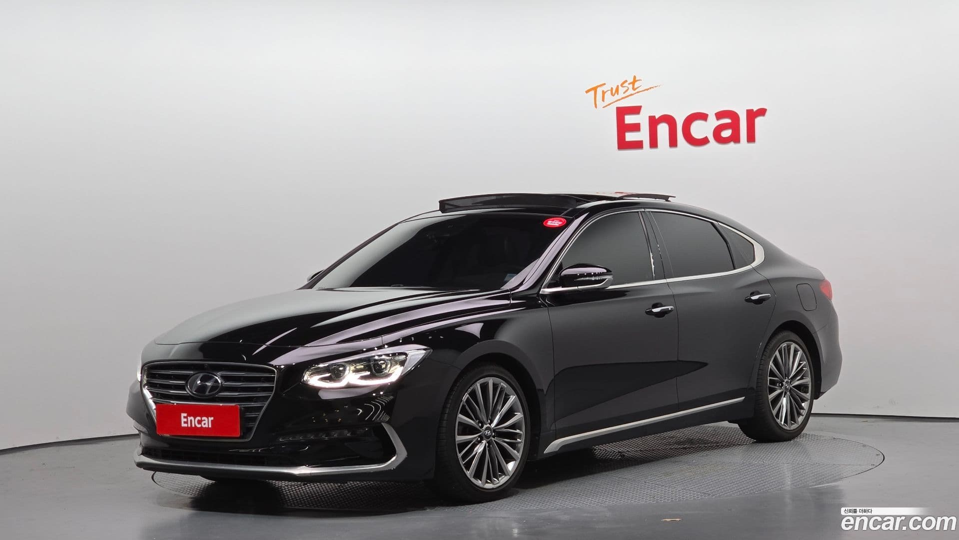 Main__Slider__Photo:Grandeur Hyundai 2017.8-0