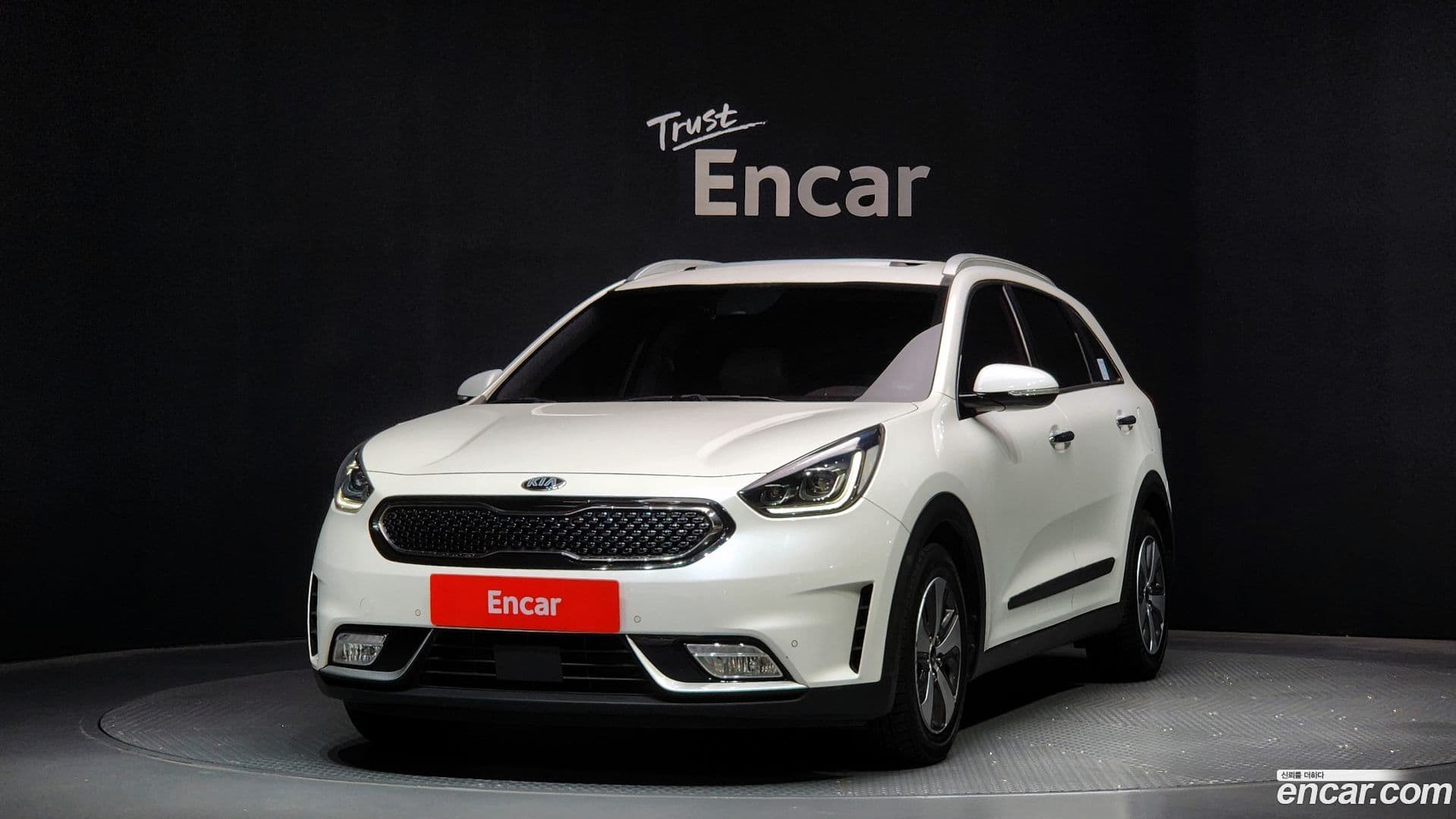 Main__Slider__Photo:Niro Kia 2017.7-0