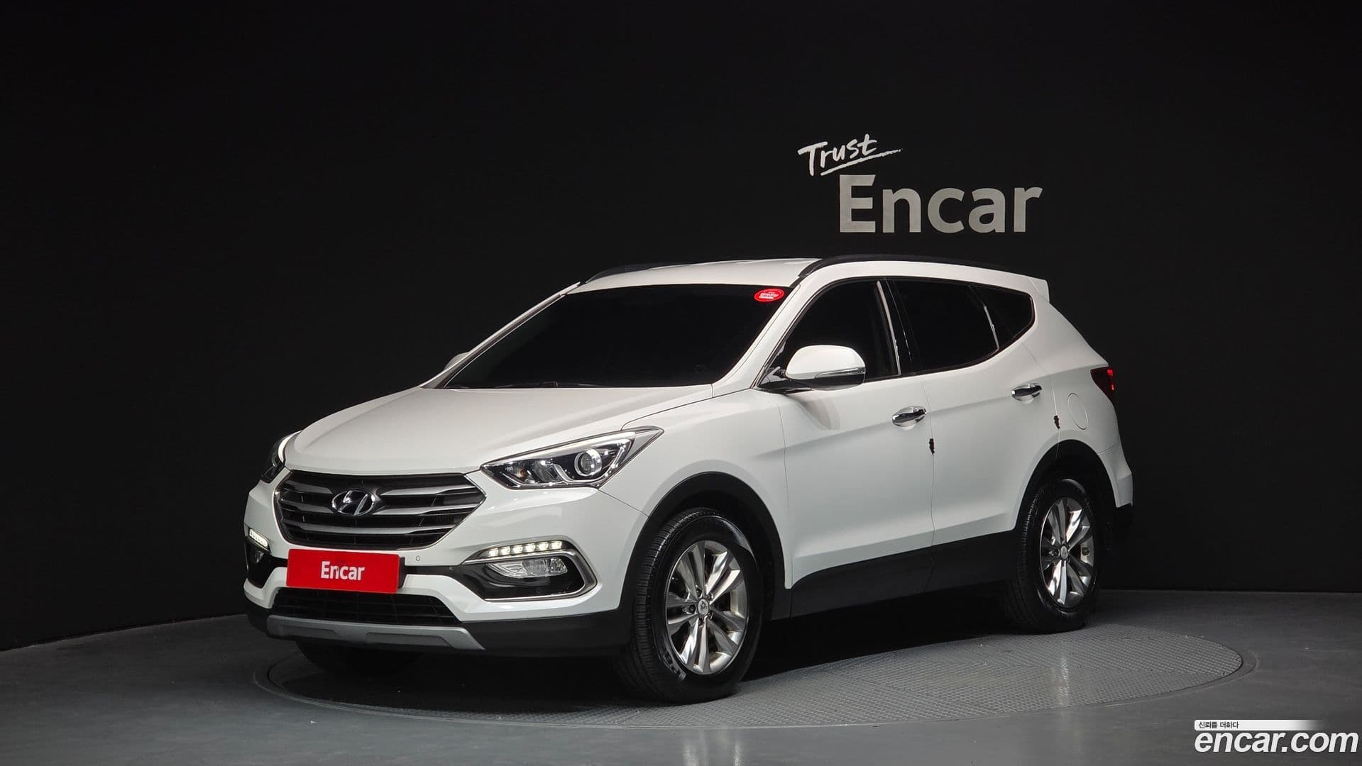 Main__Slider__Photo:Santafe Hyundai 2015.7-0