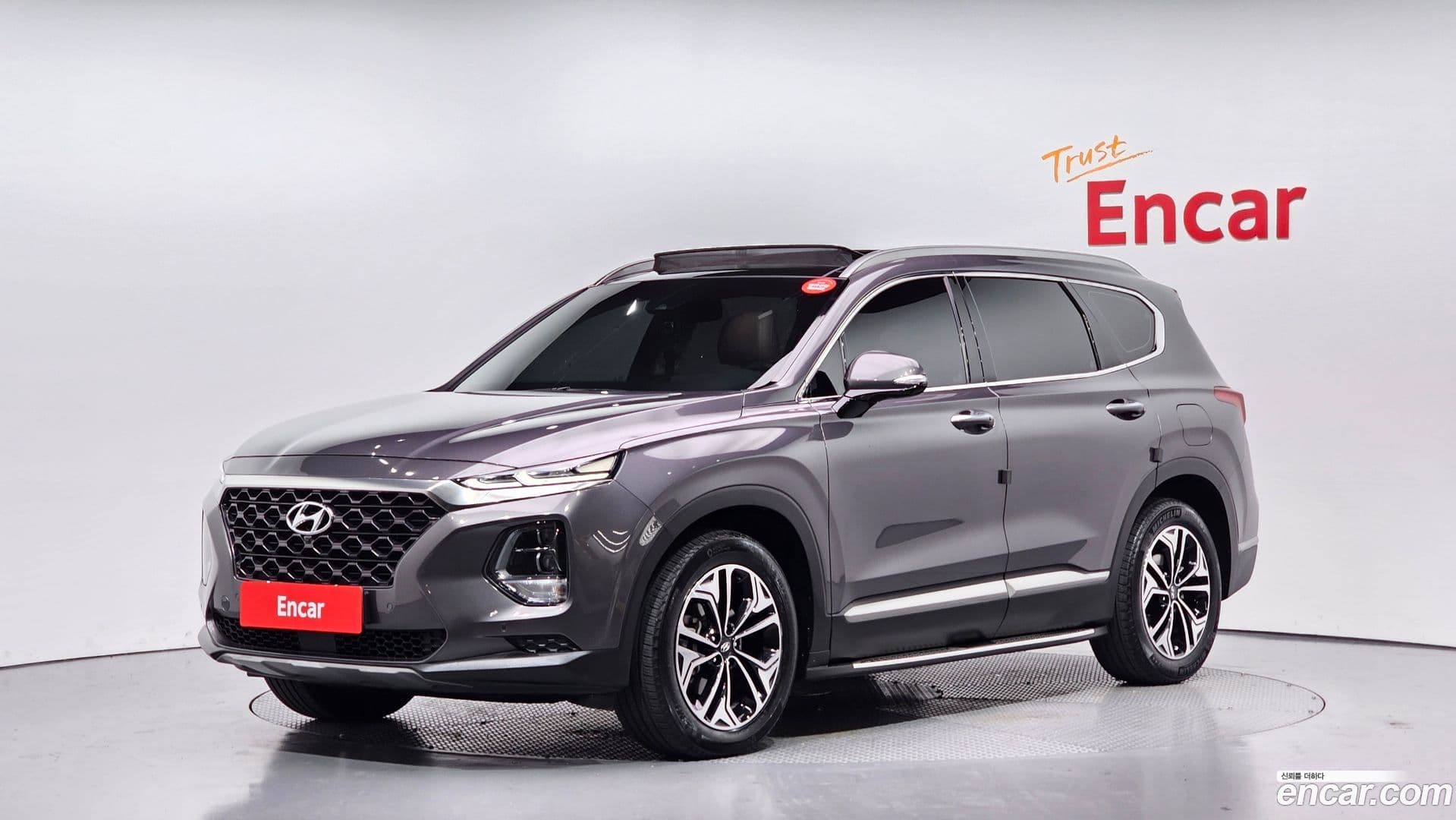Main__Slider__Photo:Santafe Hyundai 2018.4-0