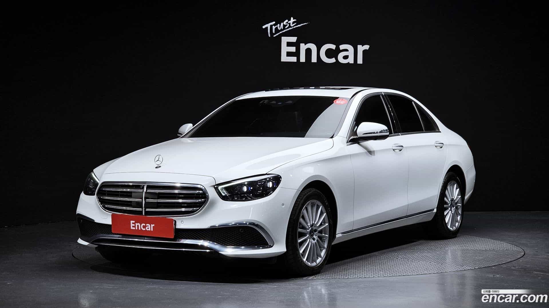 E-Class Mercedes-Benz 2023.8-OUTER-1