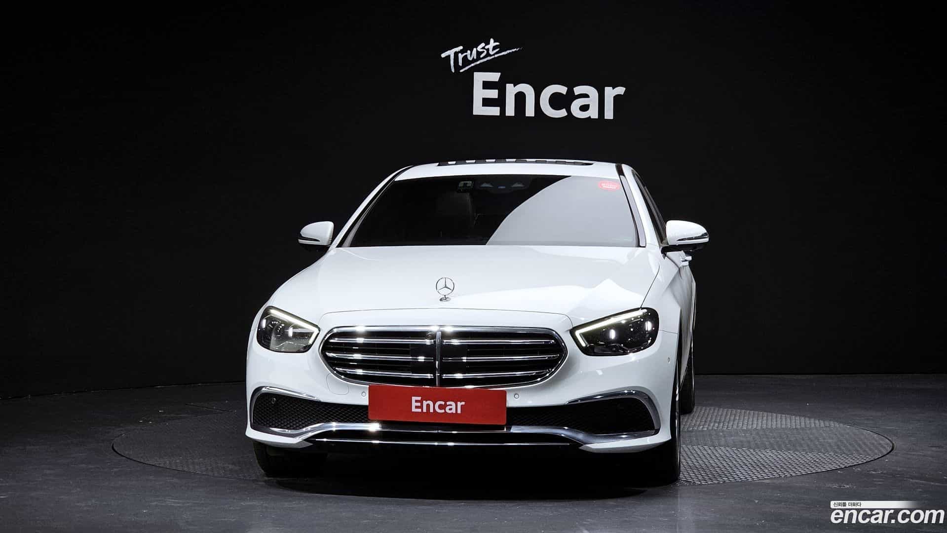 E-Class Mercedes-Benz 2023.8-OUTER-3