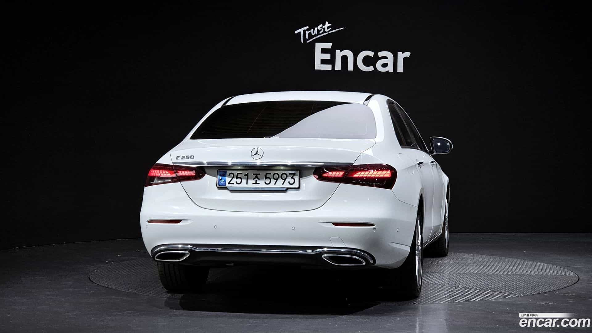 E-Class Mercedes-Benz 2023.8-OUTER-4