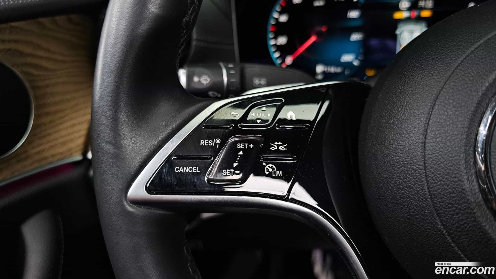 E-Class Mercedes-Benz 2023.8-OPTION-20