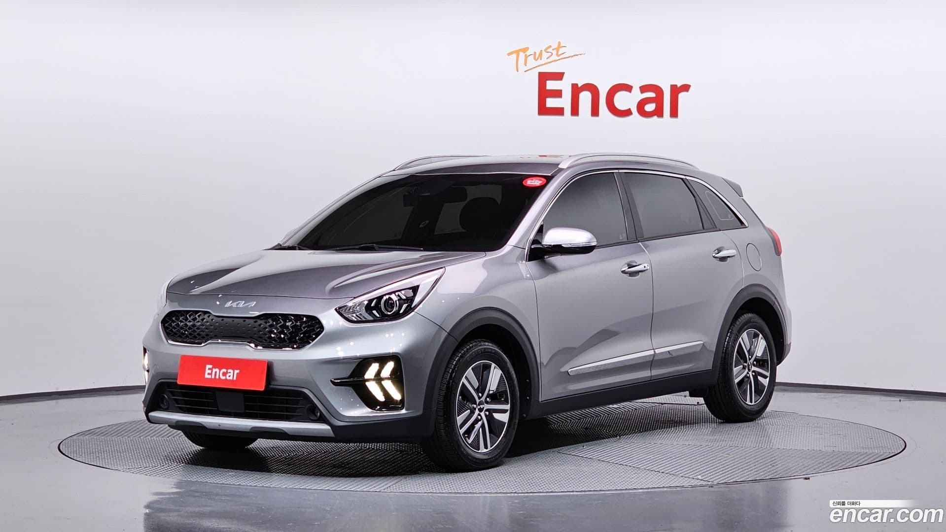 Main__Slider__Photo:Niro Kia 2021.9-0