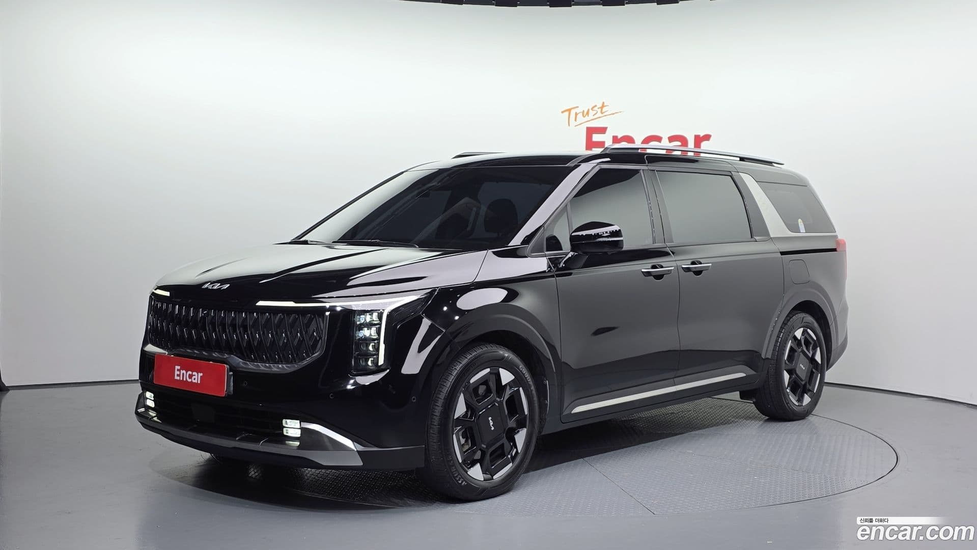 Main__Slider__Photo:Canival Kia 2024.4-0