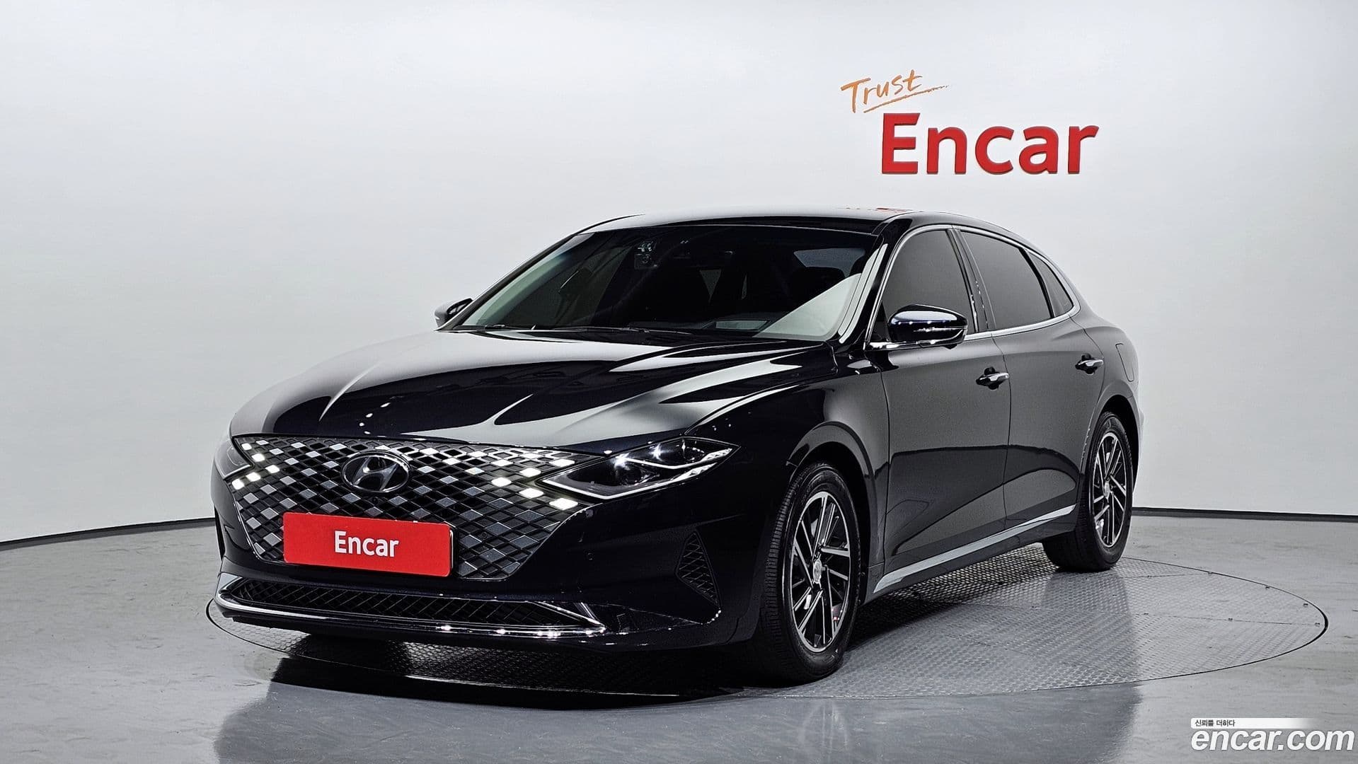 Main__Slider__Photo:Grandeur Hyundai 2020.6-0