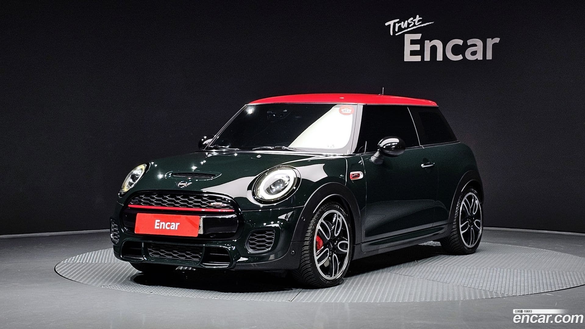 Main__Slider__Photo:Cooper Mini 2019.0-0
