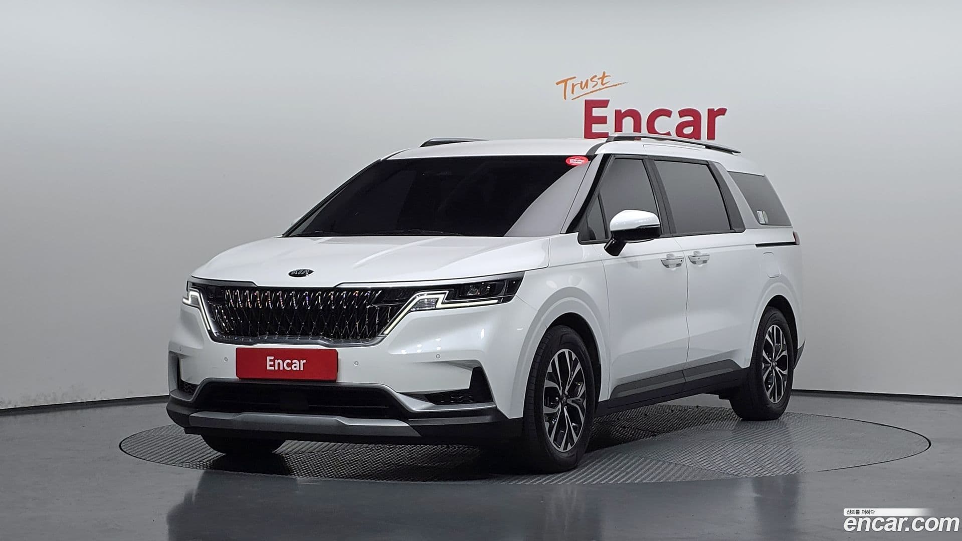 Main__Slider__Photo:Canival Kia 2021.5-0