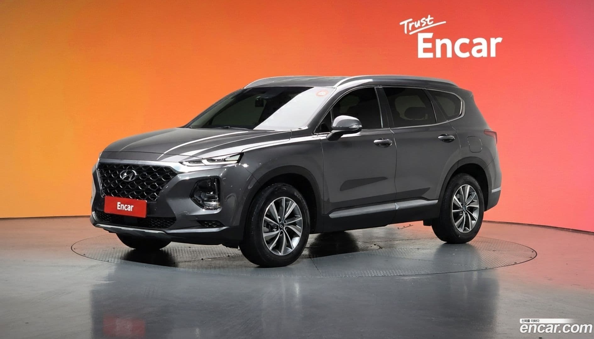 Main__Slider__Photo:Santafe Hyundai 2020.3-0