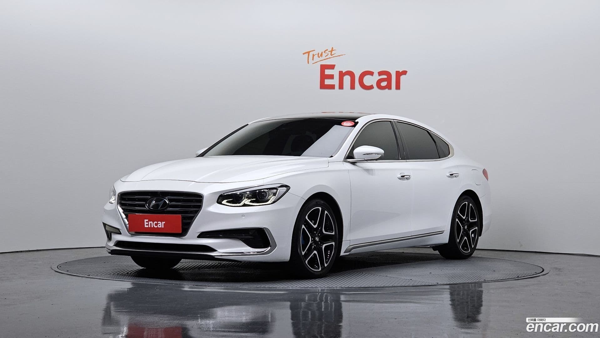 Main__Slider__Photo:Grandeur Hyundai 2018.0-0