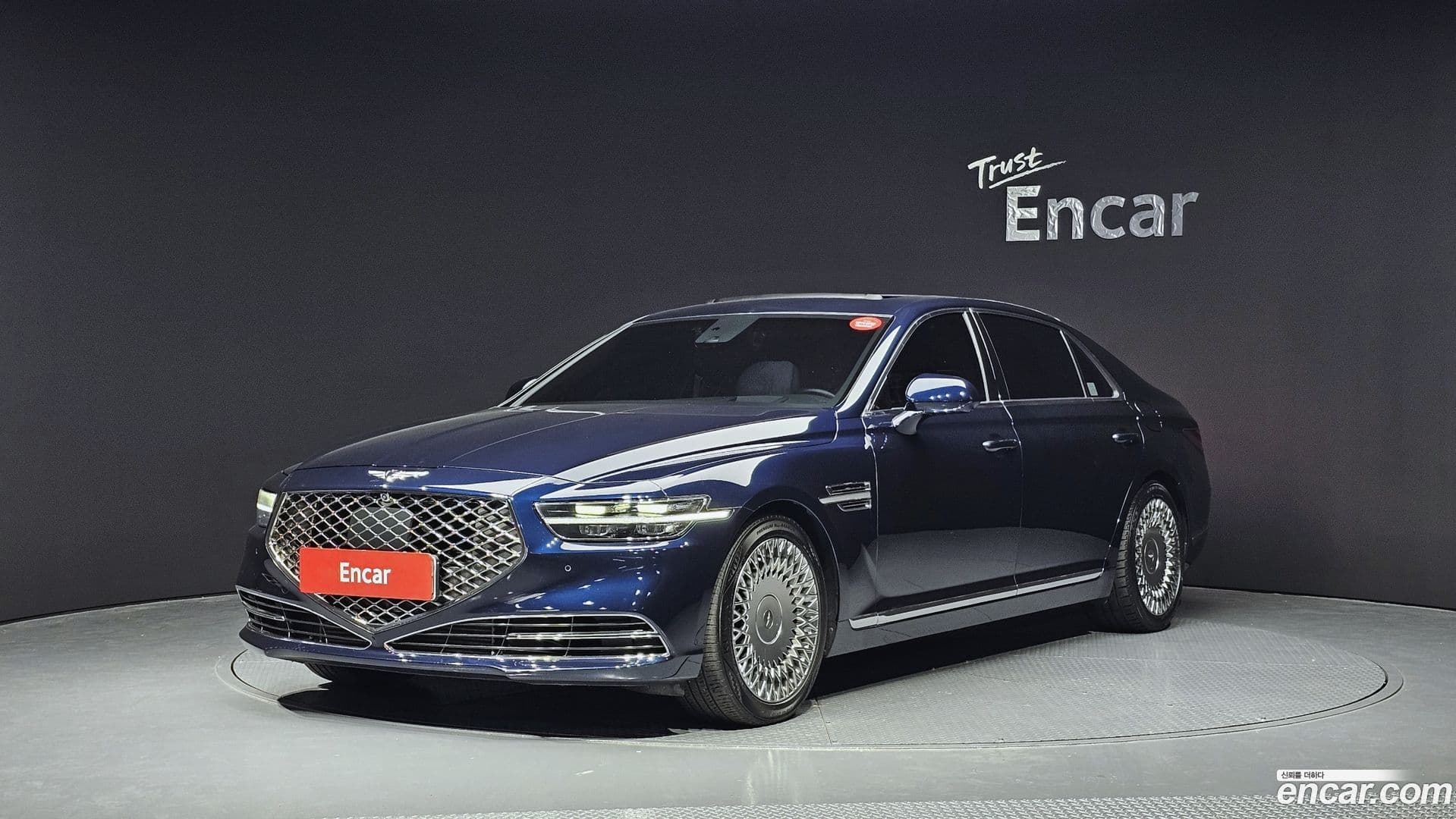 Main__Slider__Photo:G90 Genesis 2019.4-0