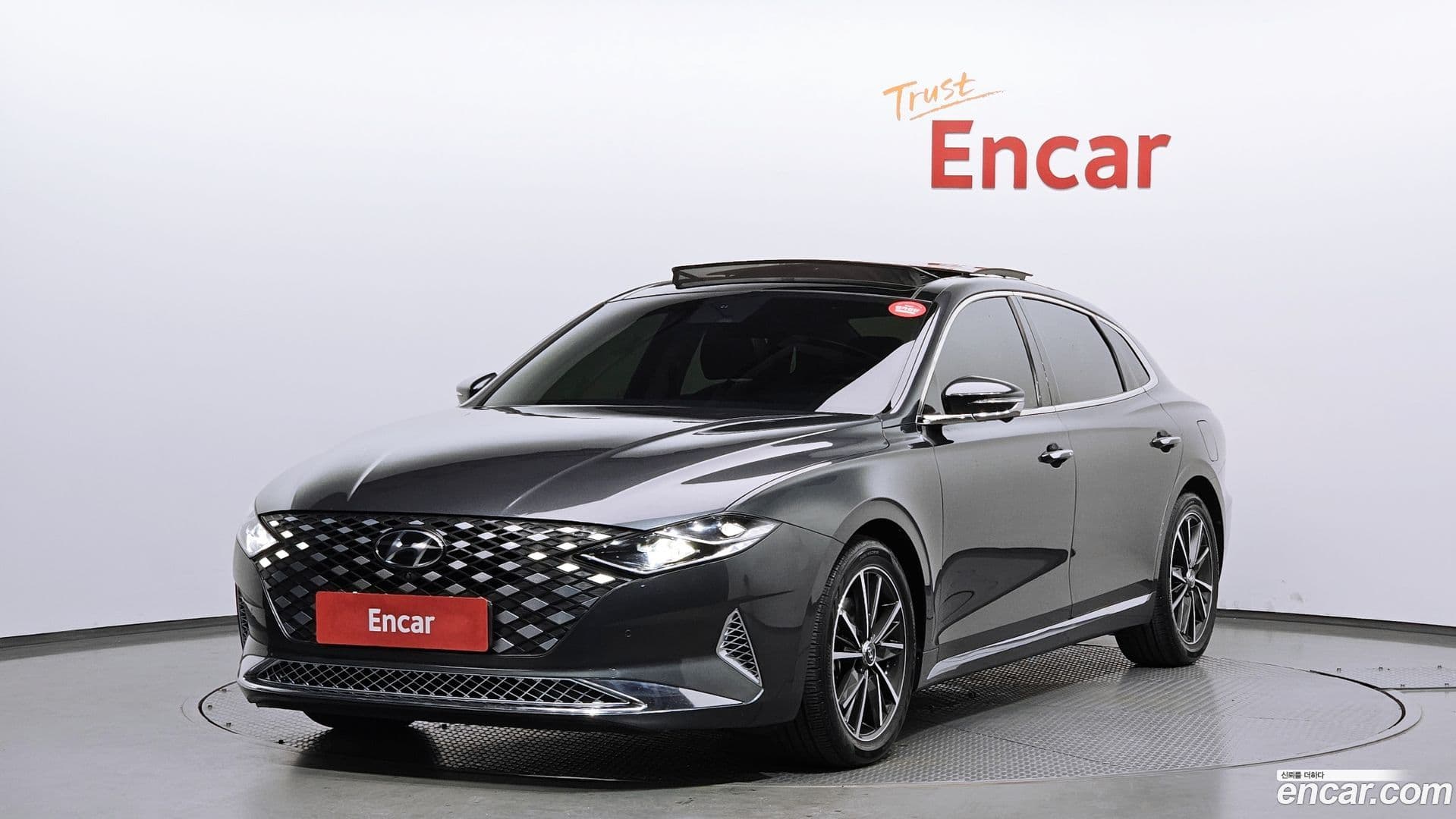 Main__Slider__Photo:Grandeur Hyundai 2020.1-0
