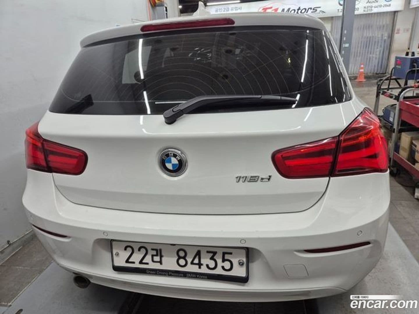 Main__Slider__Photo:1-Series BMW 2017.2-0