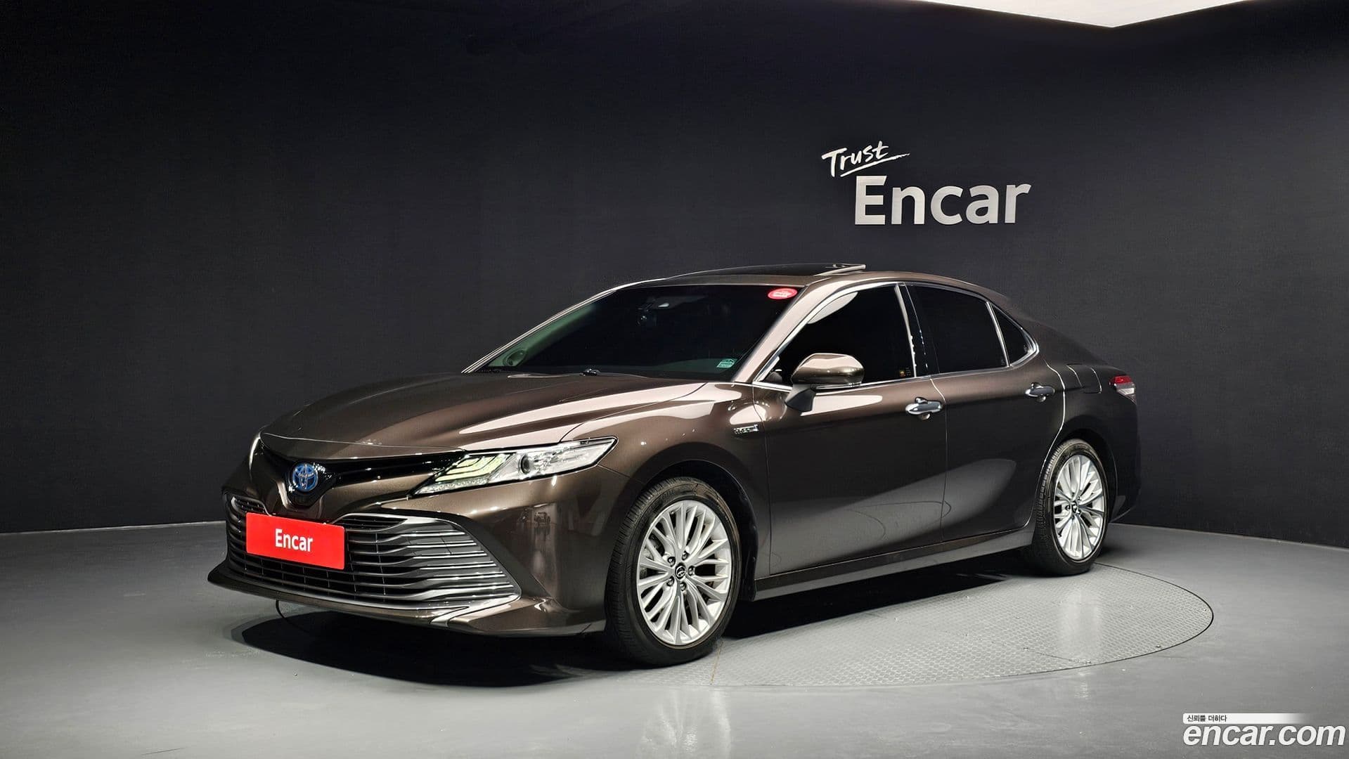 Main__Slider__Photo:Camry Toyota 2018.9-0
